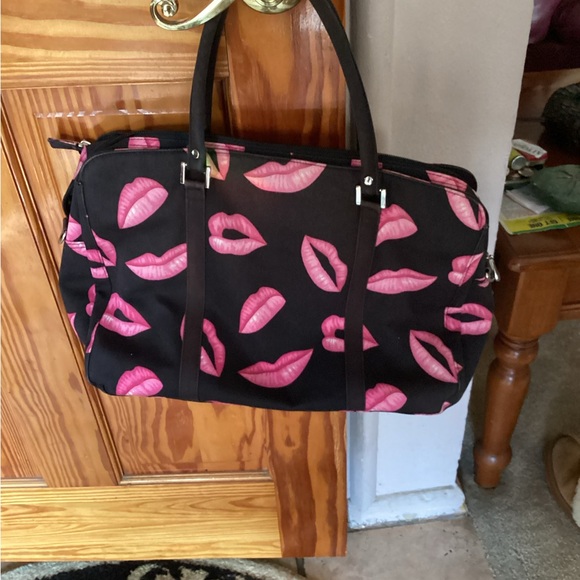 Stylish Black and Pink Lips Tote Bag - Picture 2 of 4